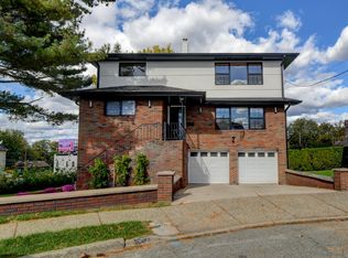 853 Elizabeth St, Ridgefield, NJ 07657