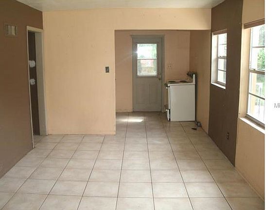 4th image of 1232 Saint James Rd