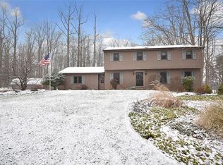 245 Sterncrest Dr, Moreland Hills, OH 44022