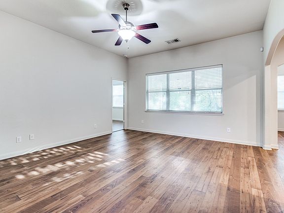 5th image of 1617 Mesquite Ln