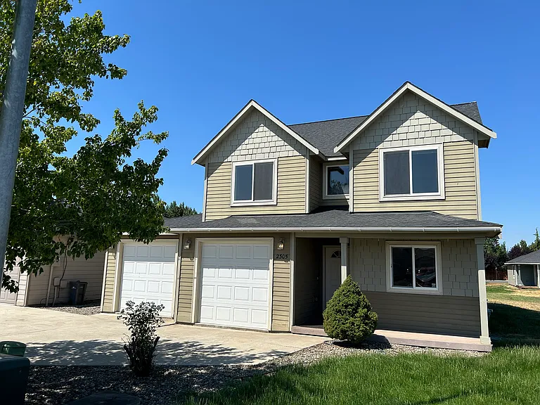 2305 N Water St — Photo 1