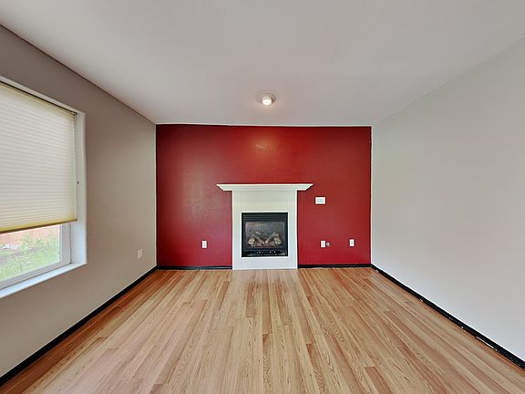 3rd image of 905 E Spence St
