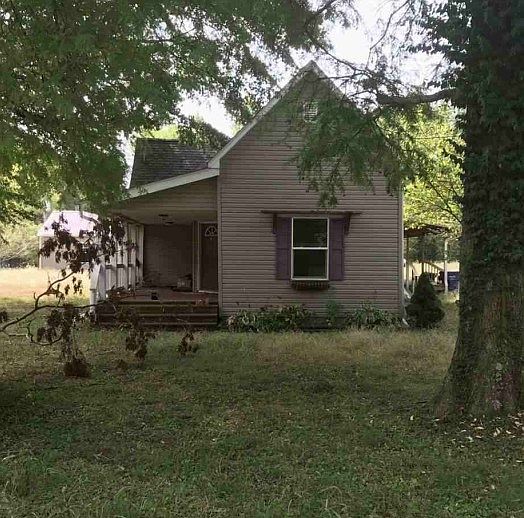 2nd image of 802 North Rd