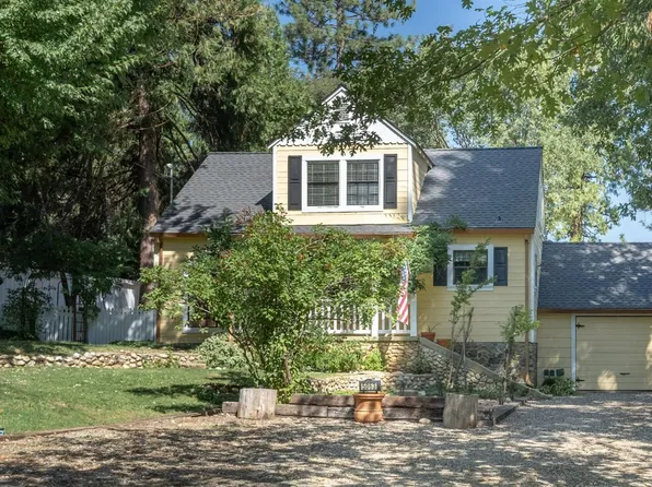 5063 Hillcrest Dr, Hathaway Pines, CA 95233