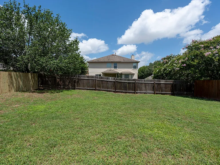 144 Oxford Dr — Photo 18