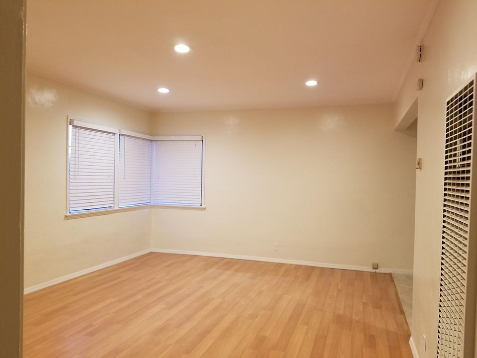 1st image of 1320 Centinela Ave APT 4
