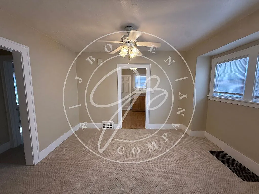 2 bed, 1.5 bath, 712 sqft, $1,100 — Photo 4