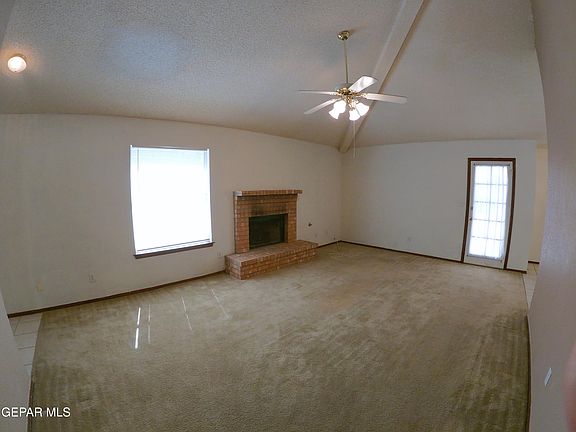 5th image of 1541 Plaza Verde Dr