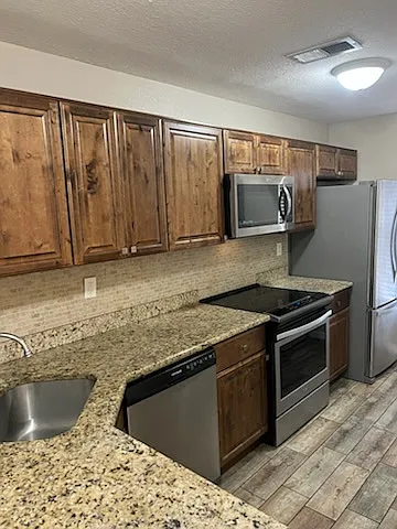 2 bed, 927 sqft, $1,500 — Photo 3