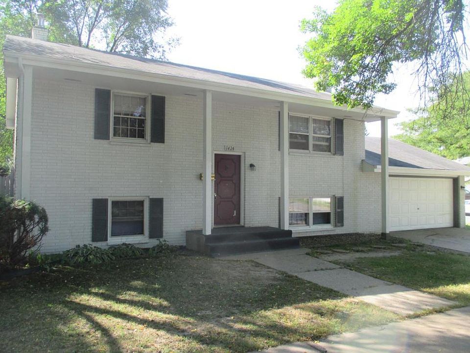 1st image of 1424 Arlington Ave E