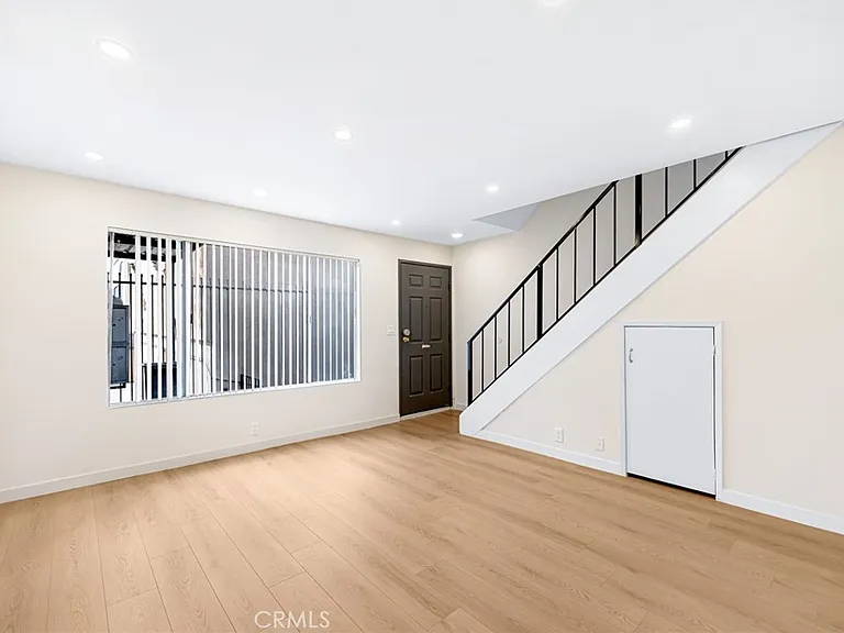 333 Riverdale Dr #17 — Photo 3