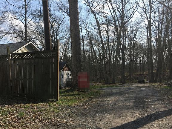 5th image of 15 Bennett Ln