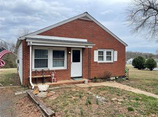 206 S Merriman St, Eden, NC 27288
