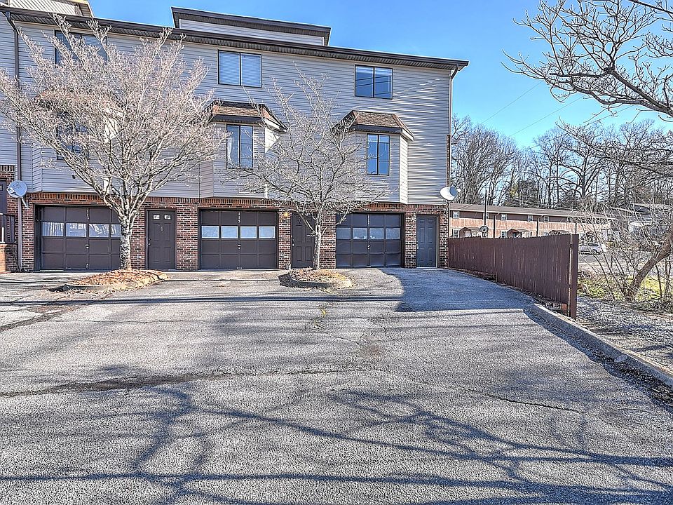 1st image of 117 Autumn Creek Ln