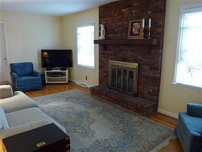 4th image of 1716 Monticello Dr