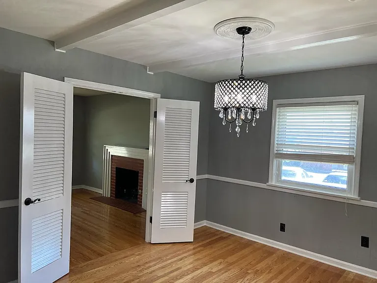 1502 Lynn Way — Photo 4