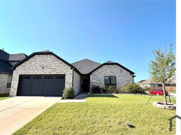 402 Coyote Creek Dr, Lavon, TX 75166