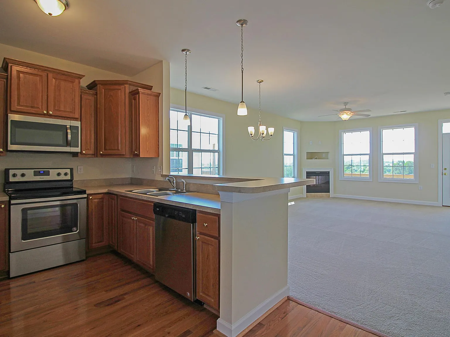 3 bed, 1630 sqft, $1,810 — Photo 1