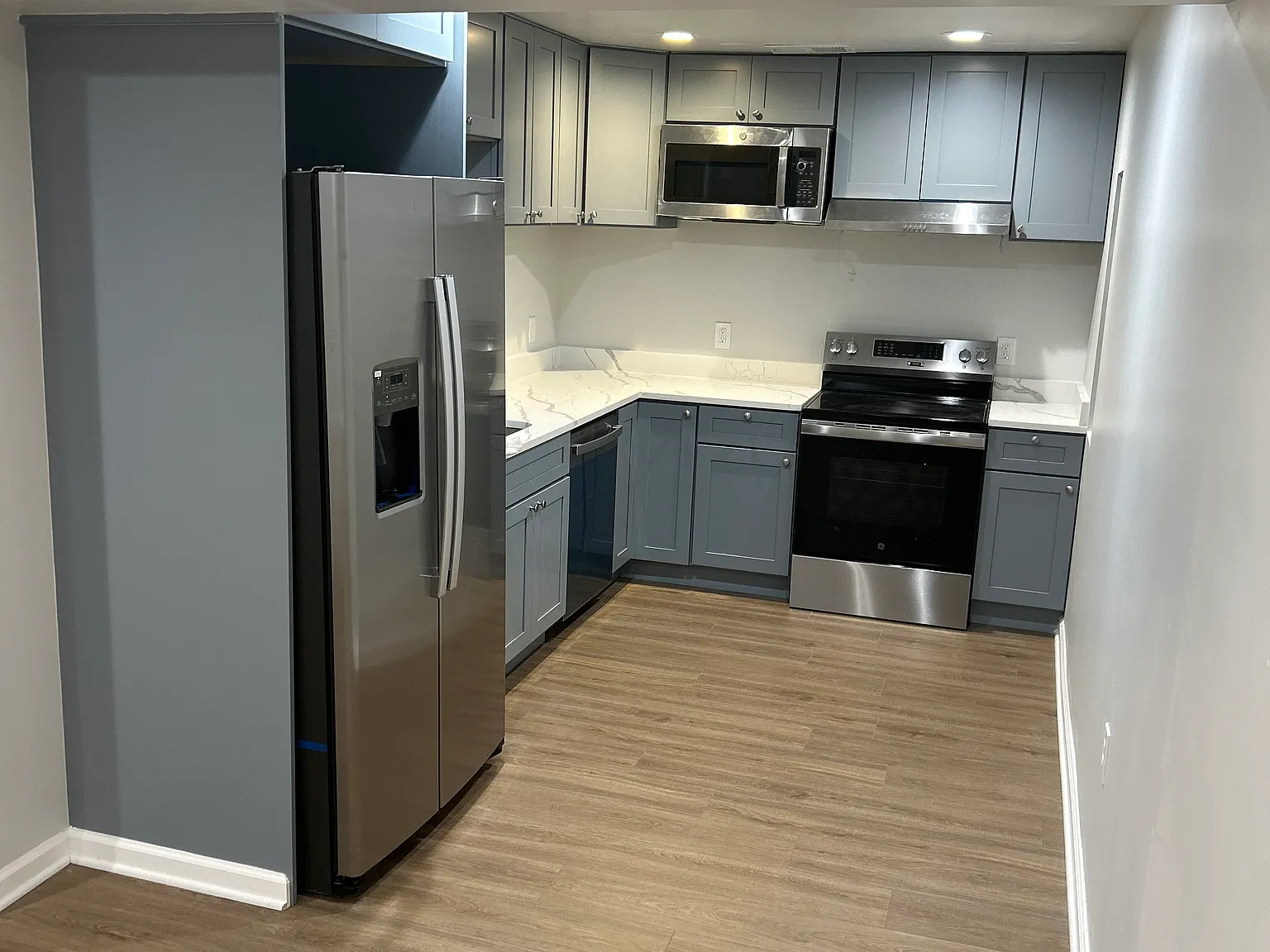 2 bed, 900 sqft, $1,850 — Photo 2