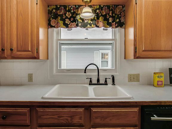 5th image of 42 W 21st St