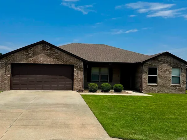 207 Gavin Dr, Paragould, AR 72450
