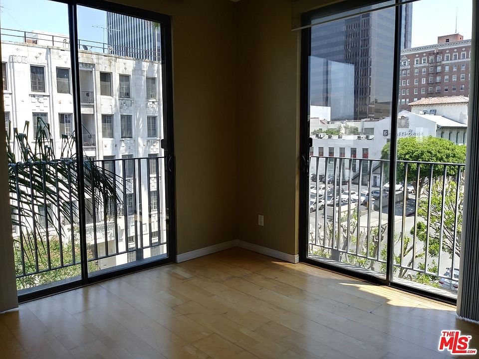 1st image of 625 S Berendo St APT 405