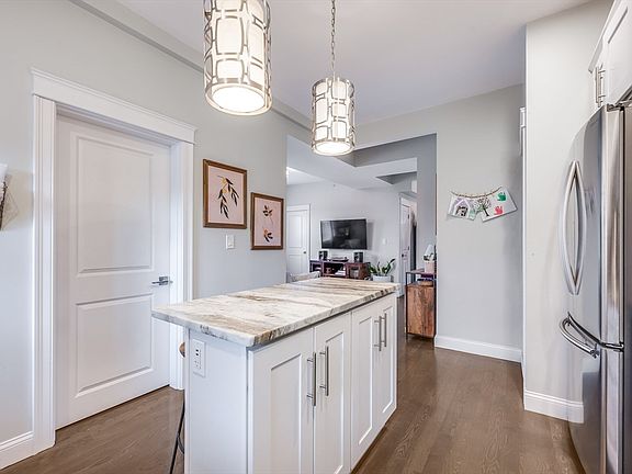 3rd image of 21 Whitney Ave APT 2R