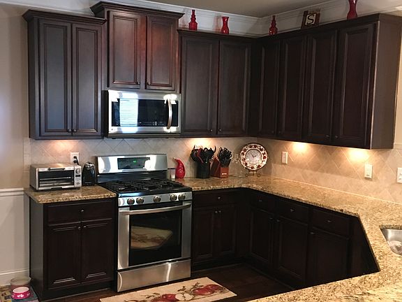 5th image of 12 Ashby Grove Dr