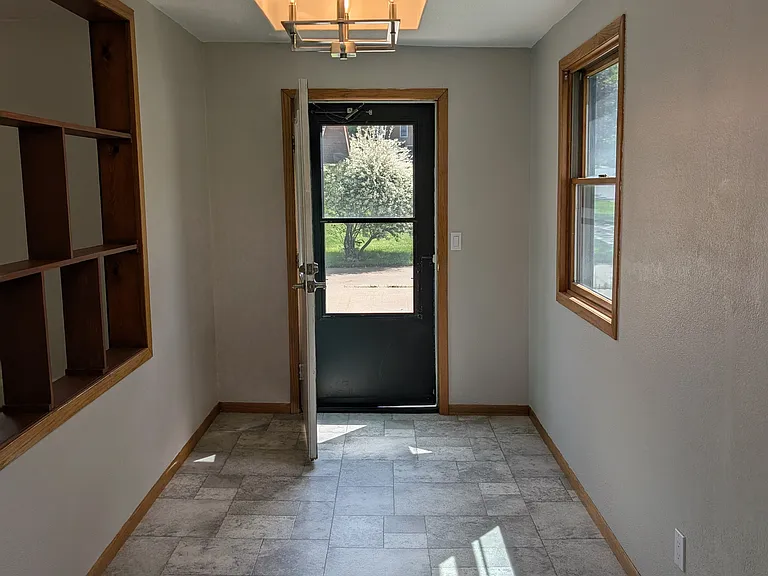 507 N Walnut Ave — Photo 4