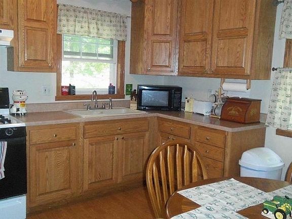 4th image of 309 Mowe St