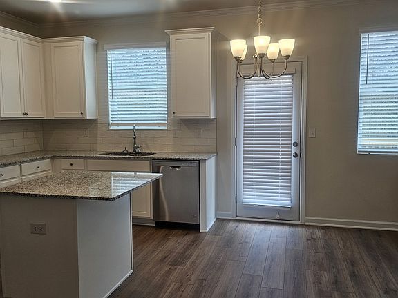 3rd image of 831 River Gardens Dr