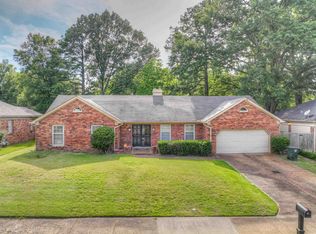 3295 Foxbriar Dr, Memphis, TN 38115