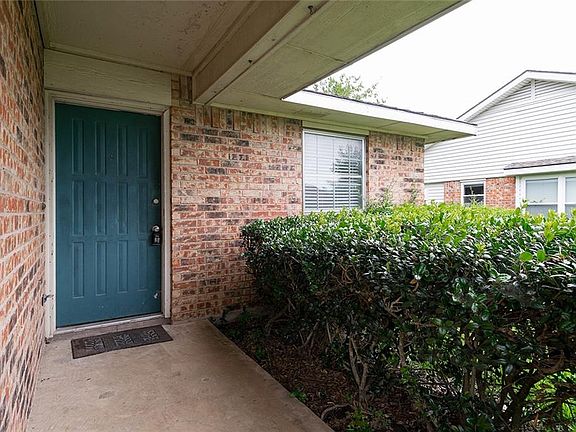 3rd image of 4617 Elderberry Dr