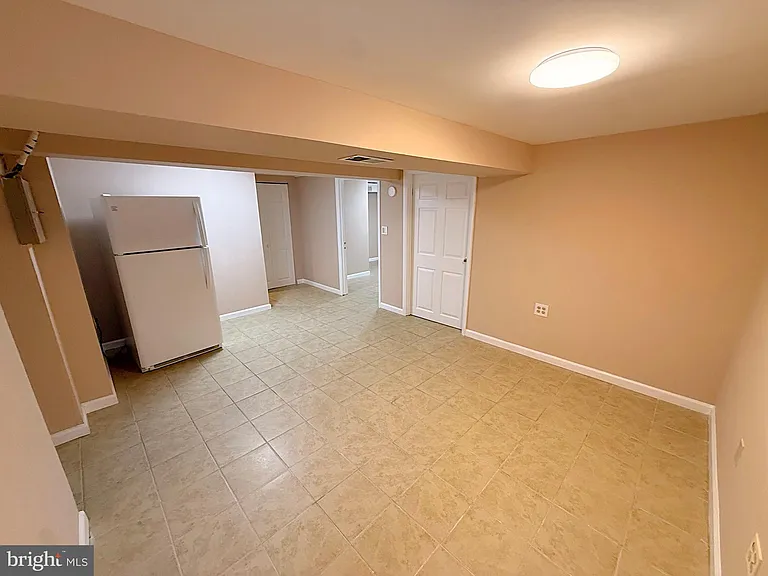 7104 Adelphi Rd — Photo 31