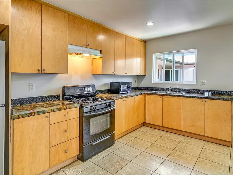 6735 Elmer Ave #19 — Photo 5