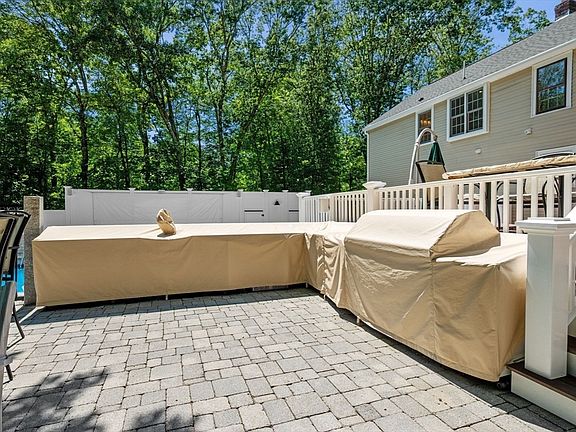 4th image of 25 Turtle Ln