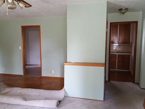 3rd image of 3320 Vista Pl W