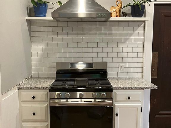 2nd image of 405 Fountain St #2