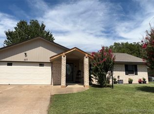 117 Magnolia Ave, Pryor, OK 74361