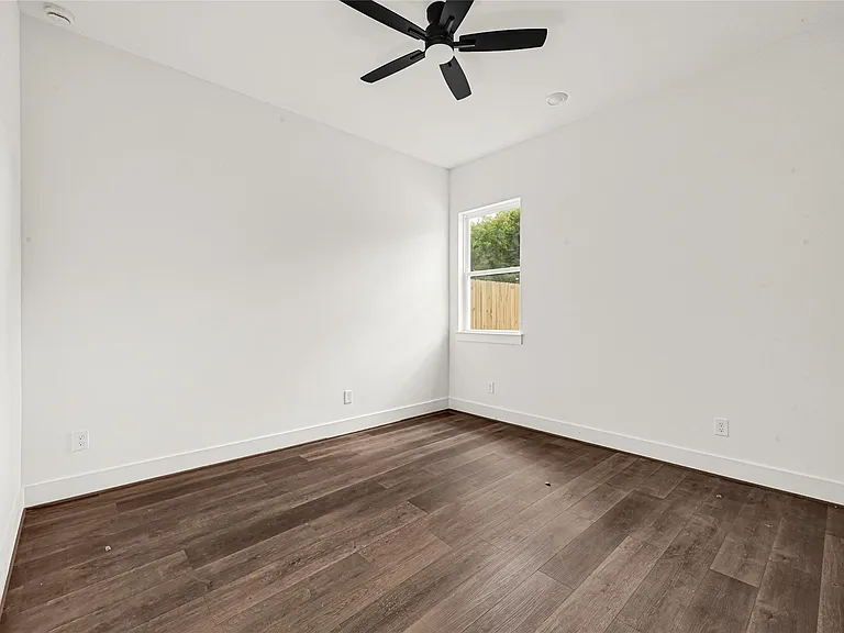 422 Clinton Park St #4-1 — Photo 14