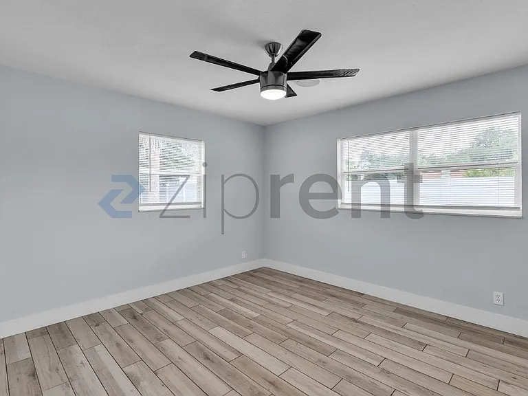 4518 W Rogers Ave #4518 — Photo 15