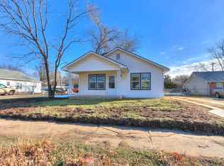 615 1/2 N Kickapoo Ave, Shawnee, OK 74801