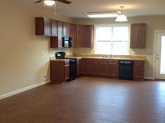 5th image of 1365 43rd St