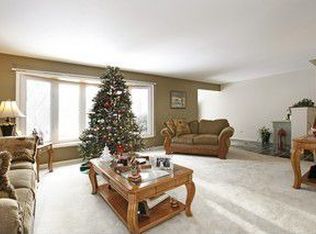 813 W Arquilla Dr, Glenwood, IL