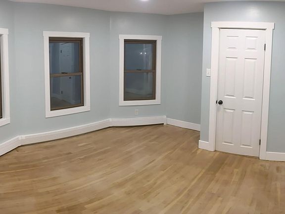 4th image of 68 Trout St #1