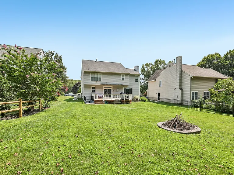 8647 Water Fall Dr — Photo 30