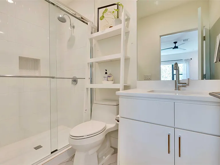 1128 Chicon St #201 — Photo 14