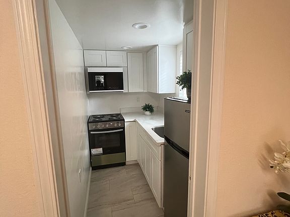 5th image of 4691 Christenson St