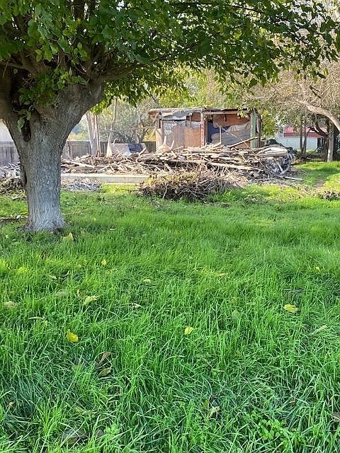 1st image of 13311 S Pear Ave