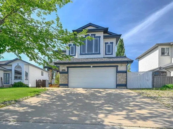8841 N Lakeland Dr, Grande Prairie, AB T8X 1V8